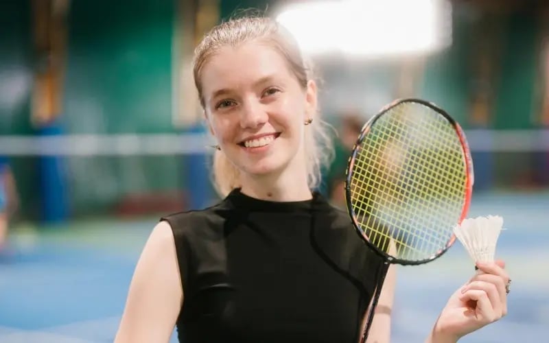 iasmina with a badminton racket